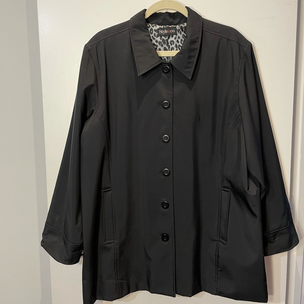 Style & Co. Black trench coat/jacket SZ XL. Leopard lining.